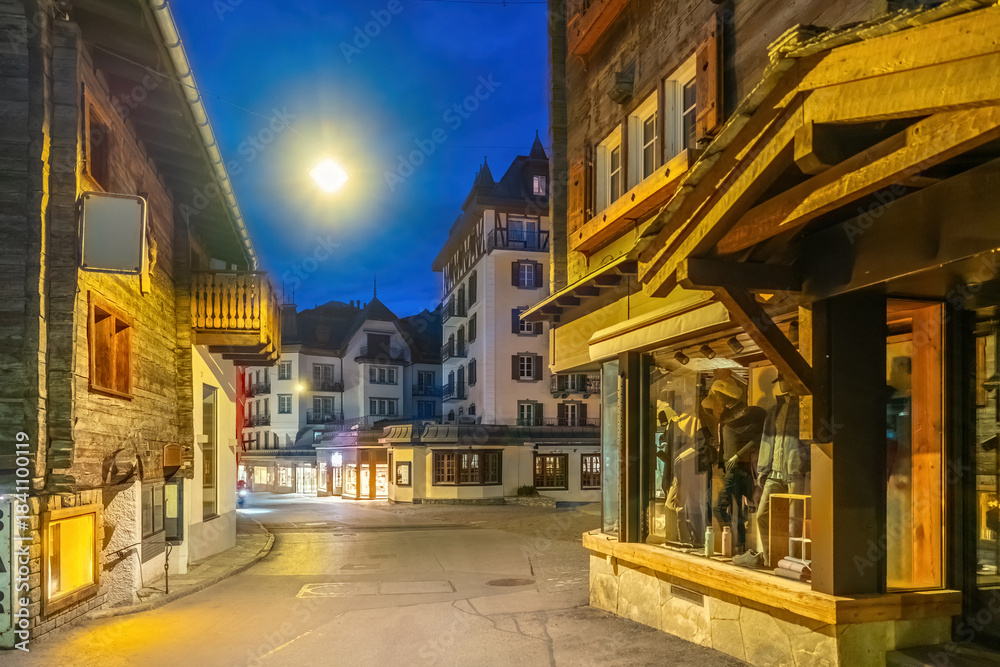 Fototapeta premium Zermatt, Switzerland Alpine Village at sunset