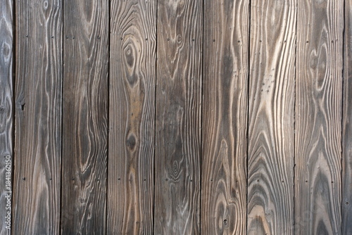 木漏れ日があたる板の模様