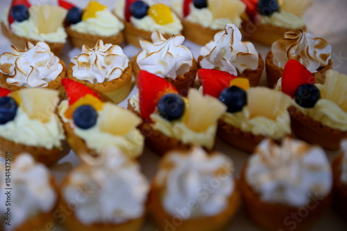 cake with fruits