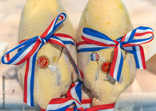 Chapons primés aux Glorieuses de Bresse à Montrevel-en-Bresse, Ain, France