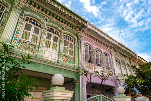 シンガポール カトン地区 プラナカン建築が並ぶクーン・セン・ロードのカラフルな街並み