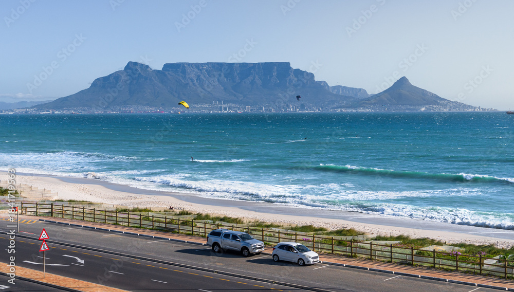 Fototapeta premium View of Table Mountains and Lion's Head, South Africa