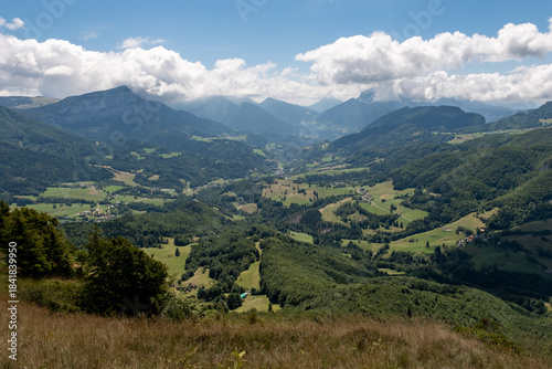 Vue à l'intérieur du Massif de la Chartreuse (Alpes, France)
