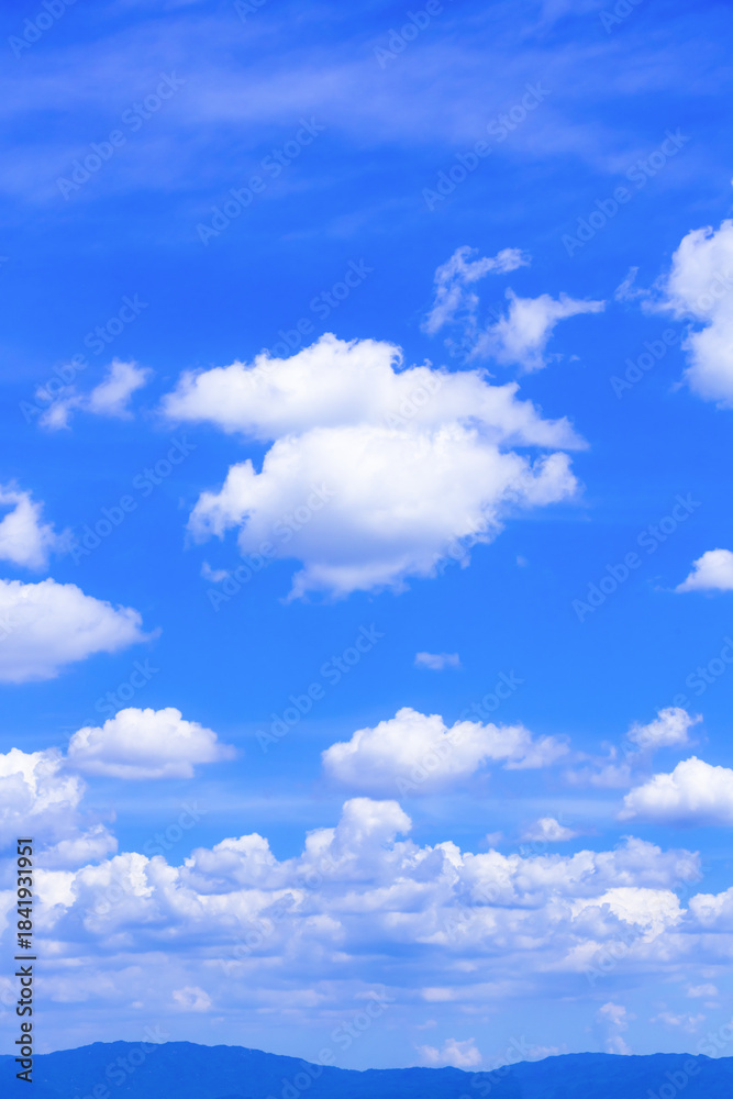 Obraz premium 青空と白い雲 