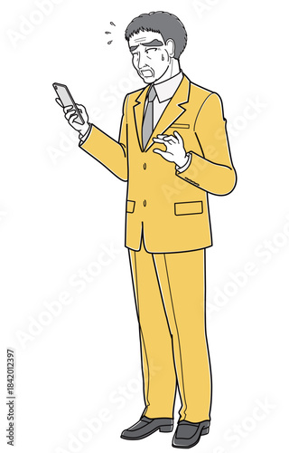 困った表情でスマートフォンを見ているスーツの中年男性・斜め左向き（シンプル）