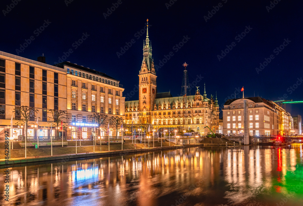 Obraz premium Hamburger Rathaus bei Nacht