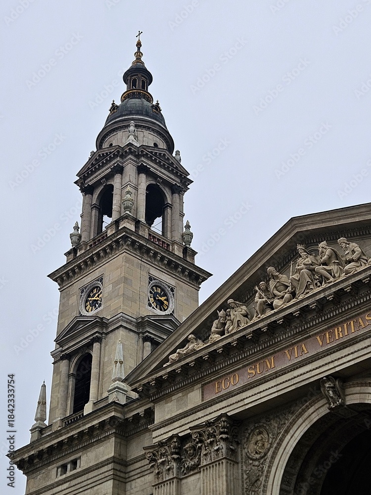 Fototapeta premium View of St. Stephen's Basilica during the day in Budapest, Hungary.