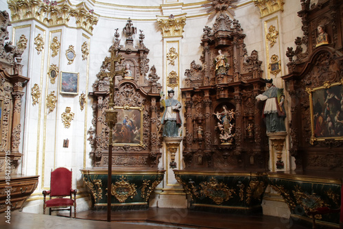 Photography baroque altarpieces in a chapel in a gothic cathedral in burgos in spain