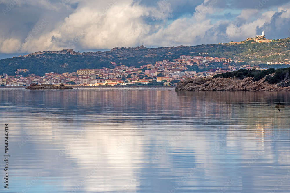 Obraz premium La Maddalena, Sardegna. Autunno 2025
