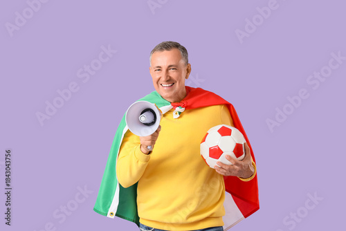 Male Mexican sports fan wit...