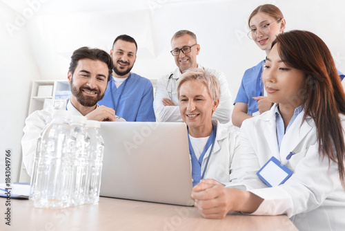 Team of doctors working wit...