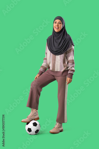 Young beautiful Muslim woma...