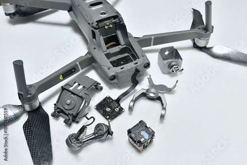 Fototapeta 修理中の小型ドローン