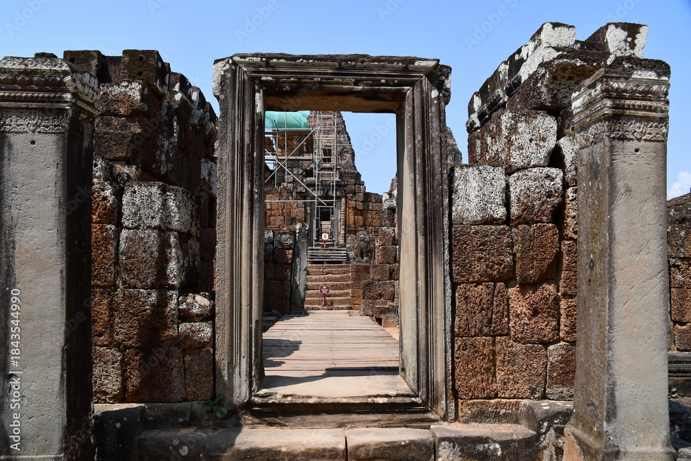 Naklejka premium カンボジア シェムリアップ遺跡群 東メボン(イースト・メボン)