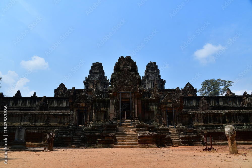 Naklejka premium カンボジア シェムリアップ遺跡群 タ・ケウ