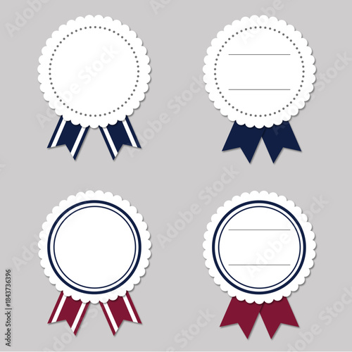 紺とワインレッドのストライプ入り、リボンが付いた波型円形フレームのセット、ランキングや受賞記念のラベル用ベクターイラスト