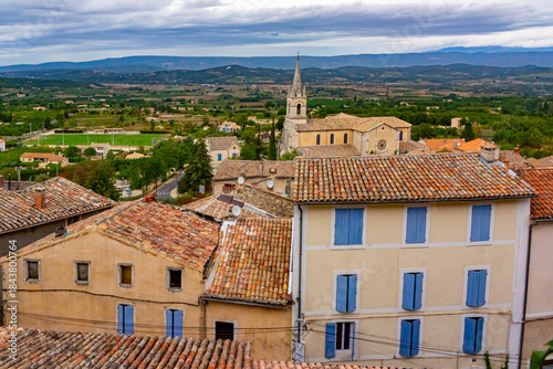 Wide shot of medieval town of Bonnieux, France