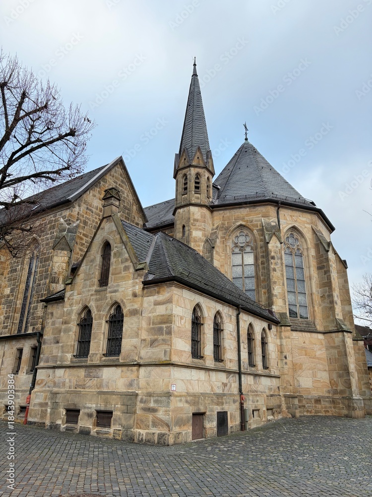 Fototapeta premium Historische Kirche im Zentrum von Emsdetten im Münsterland