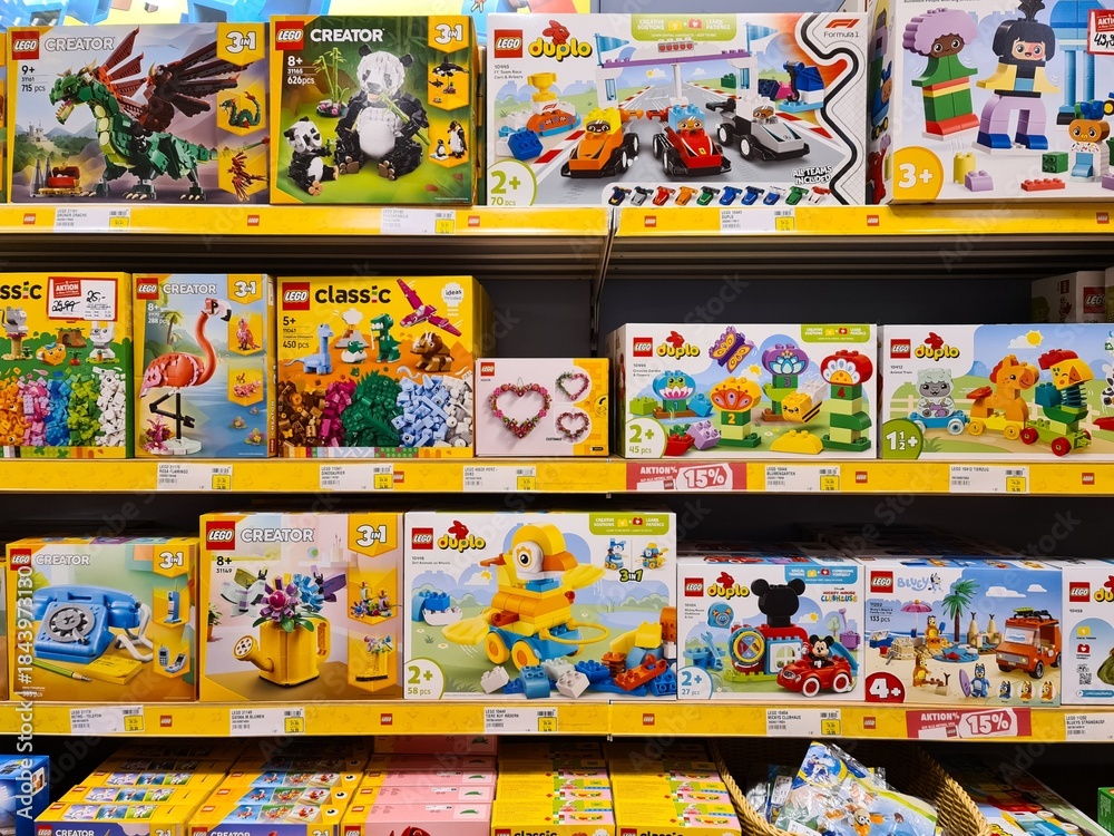 Obraz premium Kiel, Germany - 13. December 2025: LEGO display with various colourful building toy sets