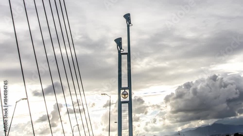 相模川河口の銀河大橋から見た雲の流れる空の風景（タイムラプス）