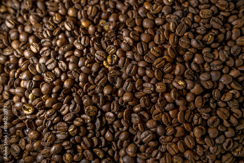 Artisan Coffee Roasting – Fresh Coffee Beans in a Modern Roastery
