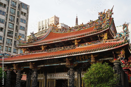 Lungshan or Longshan Temple in Taipei, Taiwan - 台湾 台北 龍山寺