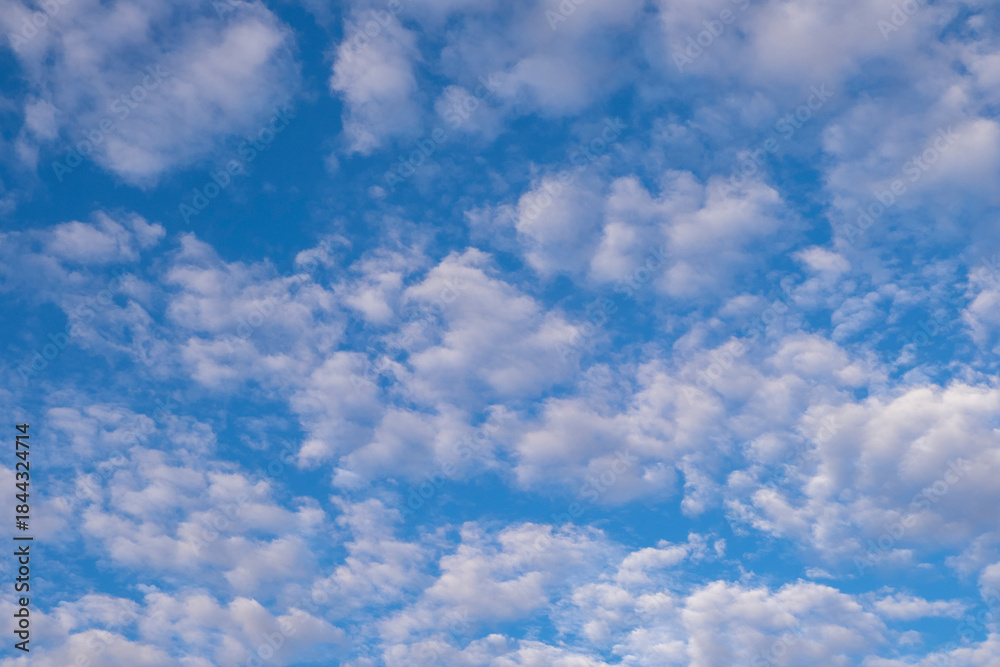 Fototapeta premium Cielo azul y nubes en Canarias
