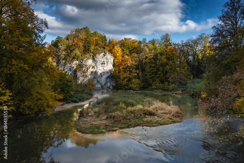Tableau sur toile Herbststimmung im oberen Donautal: Amalienfelsen im fürstlichen Park Inzigkofen