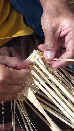 Slika na platnu Hands weaving natural materials