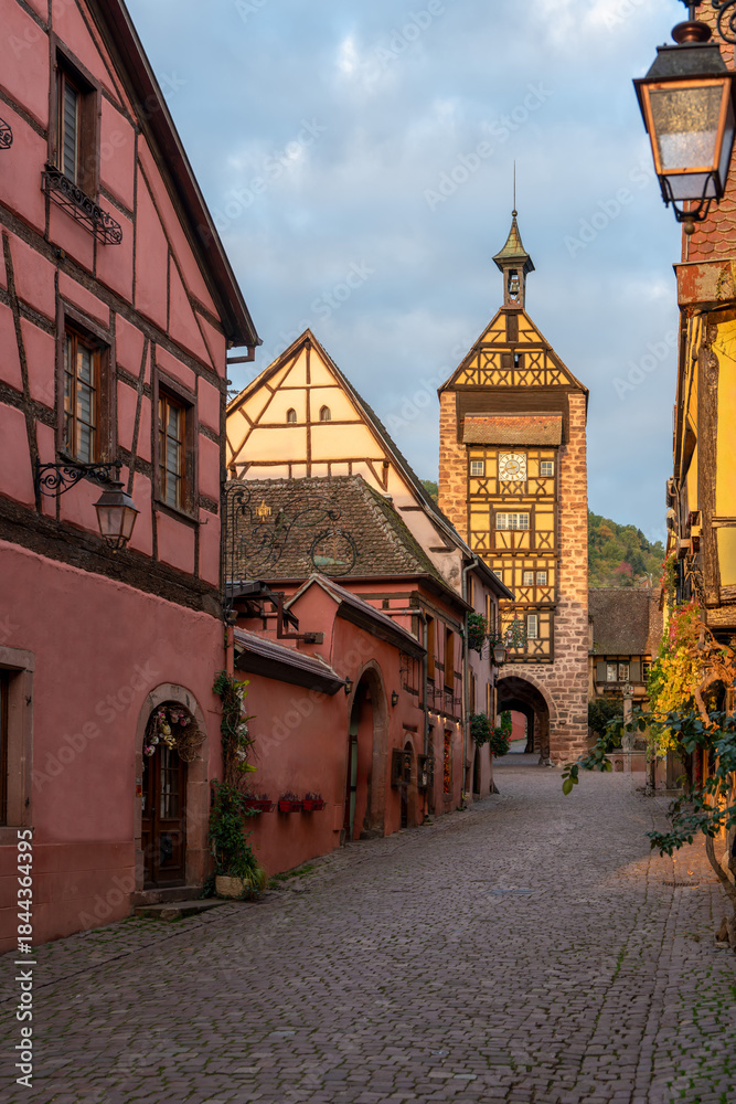 Obraz premium France, the Dolder Tower in Riquewihr. A romantic village near Colmar.