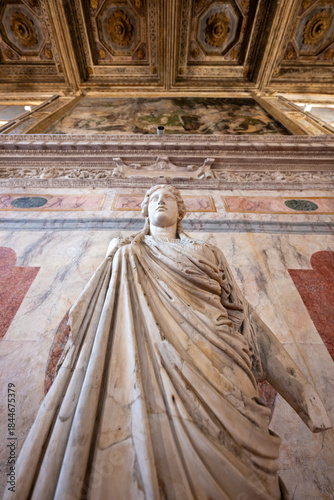 Konstfotografi Hall of Manto statue, Ducal Palace - Mantua, Italy