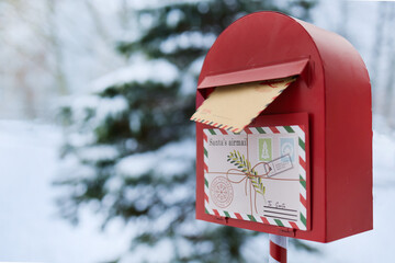 Ingelijste posters Meisjeskamer Rode brievenbus voor de Kerstman  © vetre