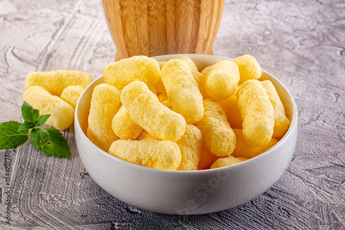 Foto Golden crispy sweet corn sticks
