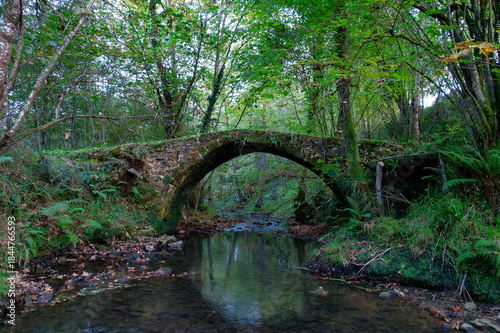 Entrambosríos bridge, Camin de los Santuarios track, Nava municipality, Comarca de la Sidra, Asturias, Spain