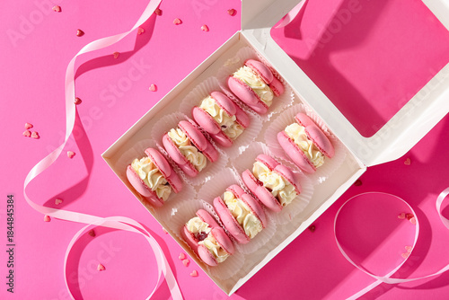 Gift box with sweet heart-s...