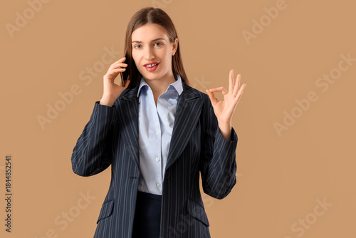 Beautiful young businesswom...