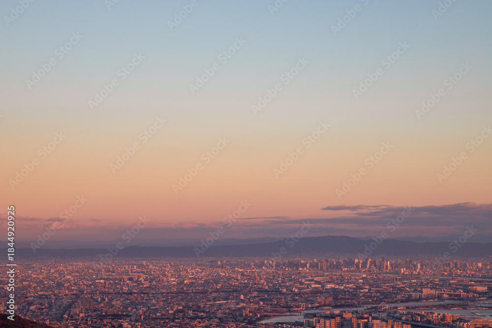 Fototapeta premium 摩耶山から見下ろす神戸市街と大阪方面の夕景