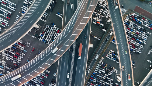 高速道路ジャンクションのドローン空撮