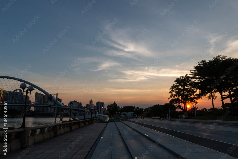 Fototapeta premium haixinsha bridge at sunset