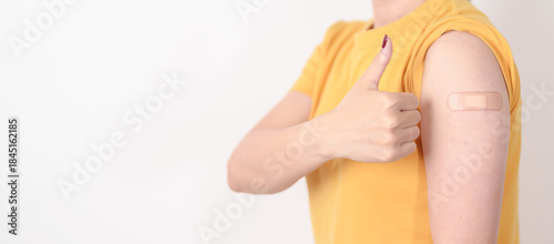 Canvastavla Adult Woman with bandage after received vaccine