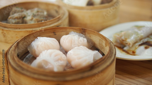 Slika na platnu Chinese style restaurant dim sum, shrimp dumplings in Hong Kong 蝦餃