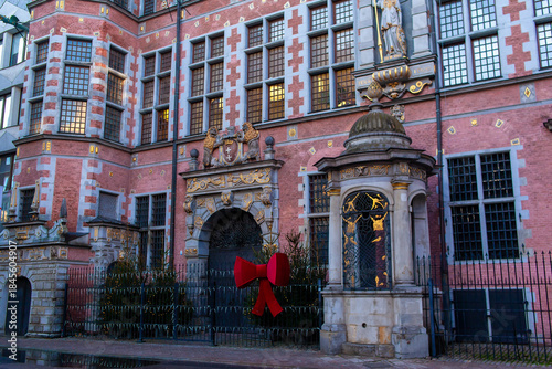 Tableau sur toile The Great Armoury is a 17th-century former arsenal, Mannerist architecture in Gdansk, Poland