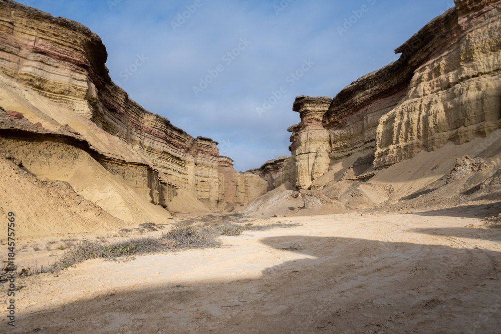 Fototapeta premium cañón de calizas en la reserva de Namibe, Angola