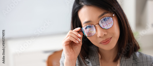 Beautiful Asian businesswom...