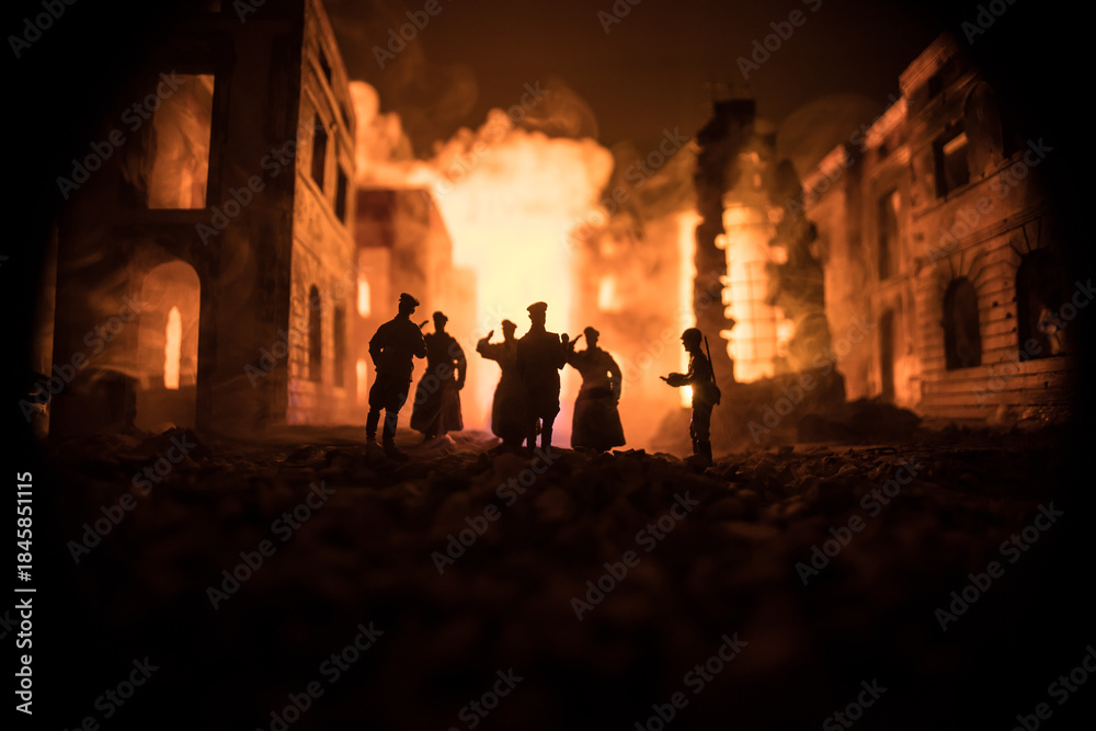 Naklejka premium War Concept. Military silhouettes fighting scene on war fog sky background, World War Soldiers Silhouette Below Cloudy Skyline At night. German soldiers in ranks.