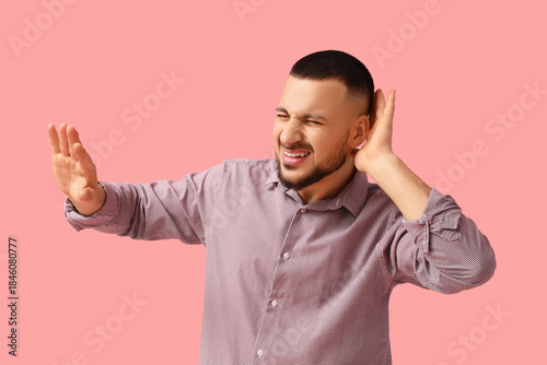 Young man suffering from lo...