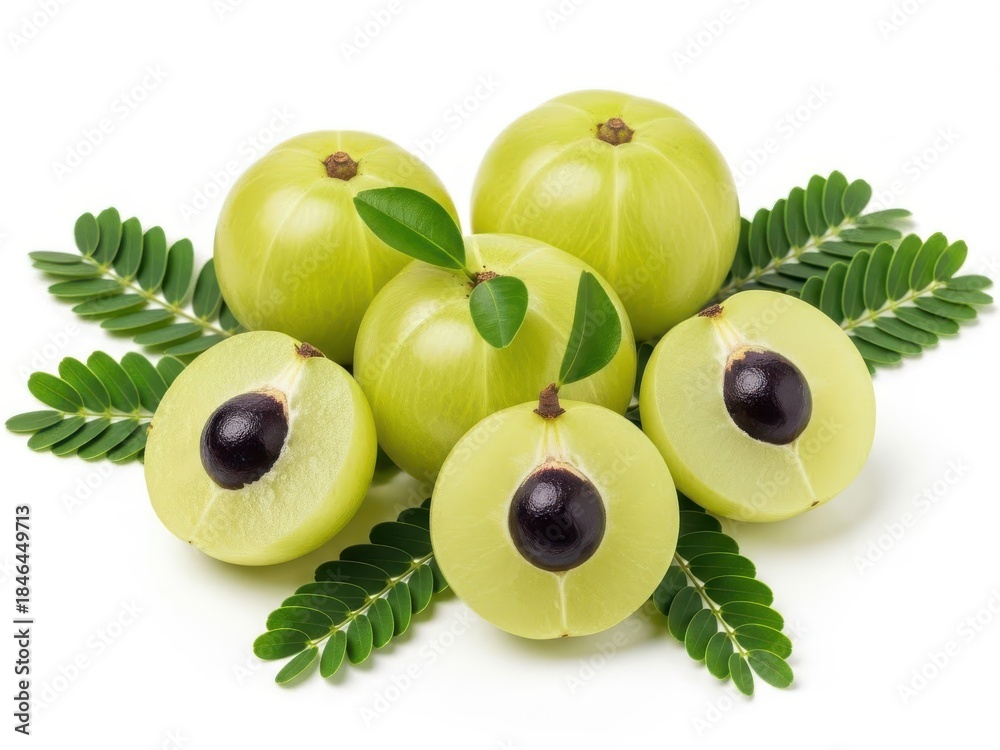 Obraz premium Fresh amla fruits with leaves on white background