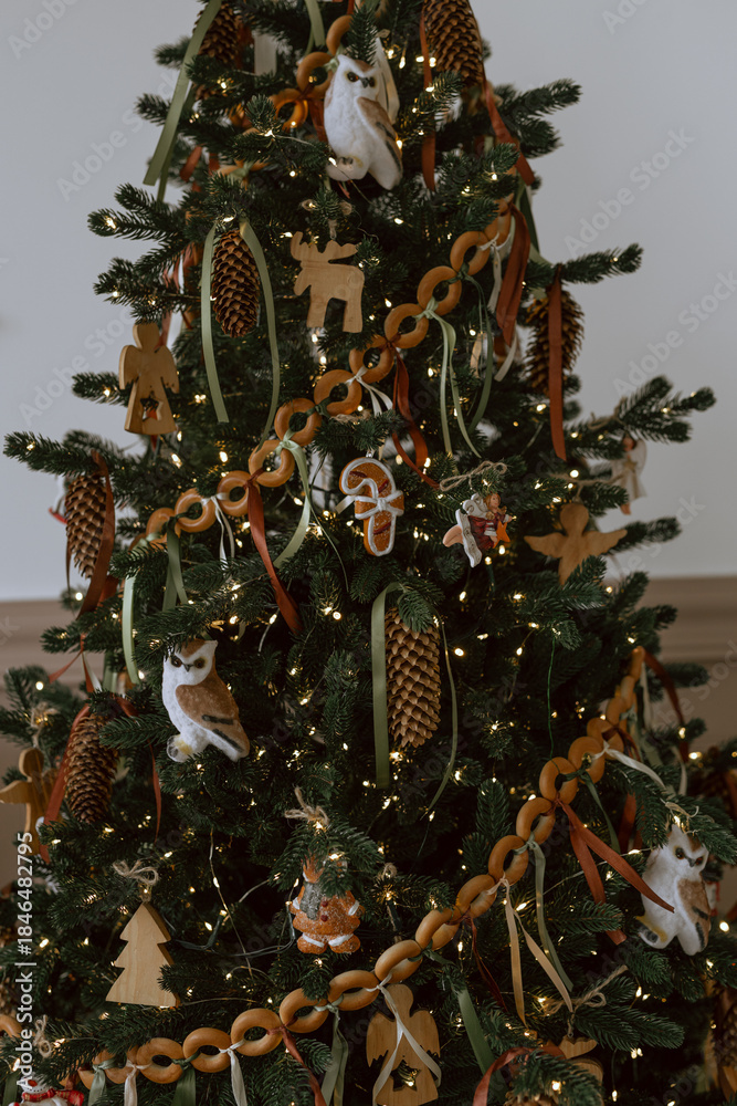 Fototapeta premium Christmas Tree with Gifts and Holiday Decor