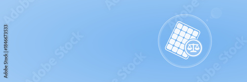 Energierecht und erneuerbare Energien: Juristische Waage auf Solarpanel, Vektor Header, copy space, svg unter 60 kB