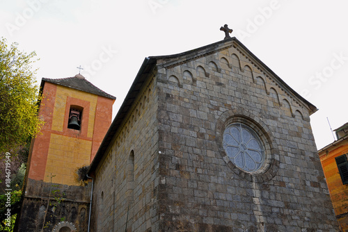 Church of San Nicolò di Capodimonte, a Romanesque church dating back to the 12th century, can be reached on foot via a path that connects San Rocco di Camogli to Punta Chiappa